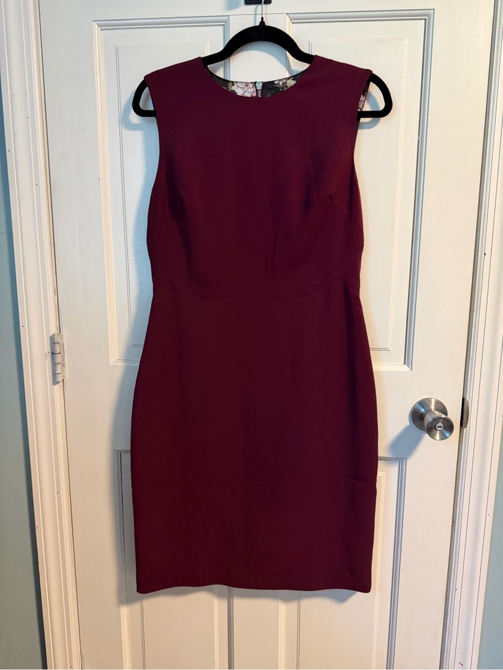 Ted Baker Sskyed Seam Detail Fitted Sheath Dress TB Size 3 US 8 Burgundy Office - Picture 3 of 11